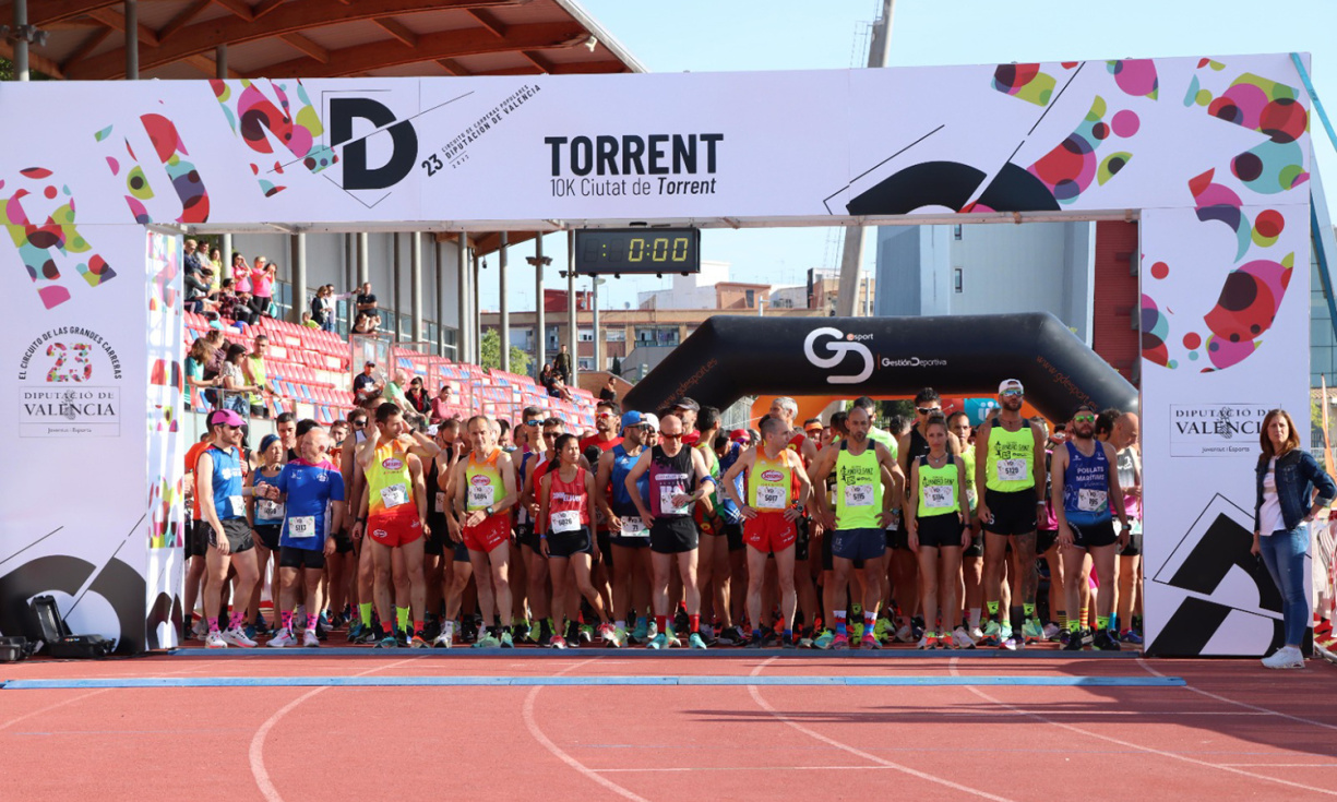 Aitor Tortosa y Cristina de la Torre ganan la media maratón de Torrent