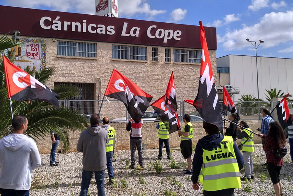 El sindicato CNT convoca huelga en una empresa subcontratada por Cárnicas La Cope