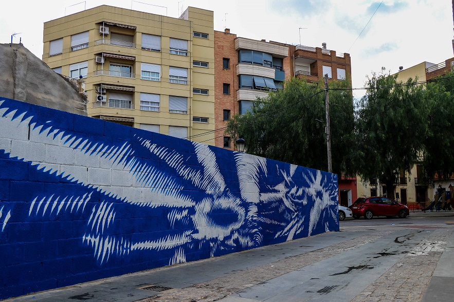 Torrent llueix un mural del primer Certamen d'Art Urbà Encarna Jiménez