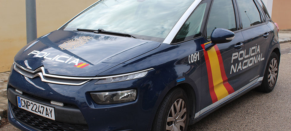 Detingut per robar en tres comer&ccedil;os de Torrent