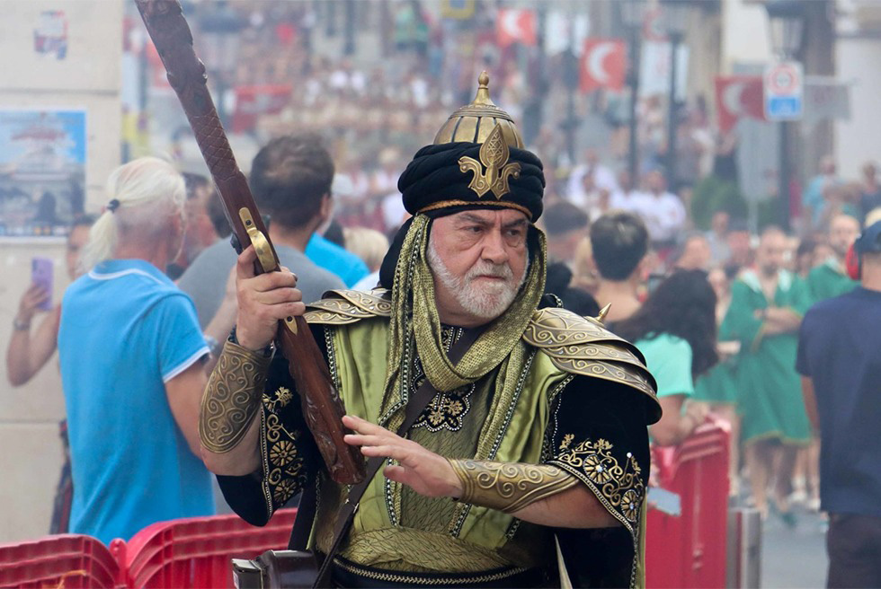Mor Vicent Soler, expresident de la Federació de Moros i Cristians