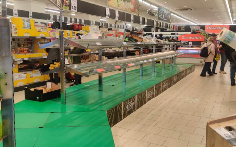 Esgotats productes de primera necessitat