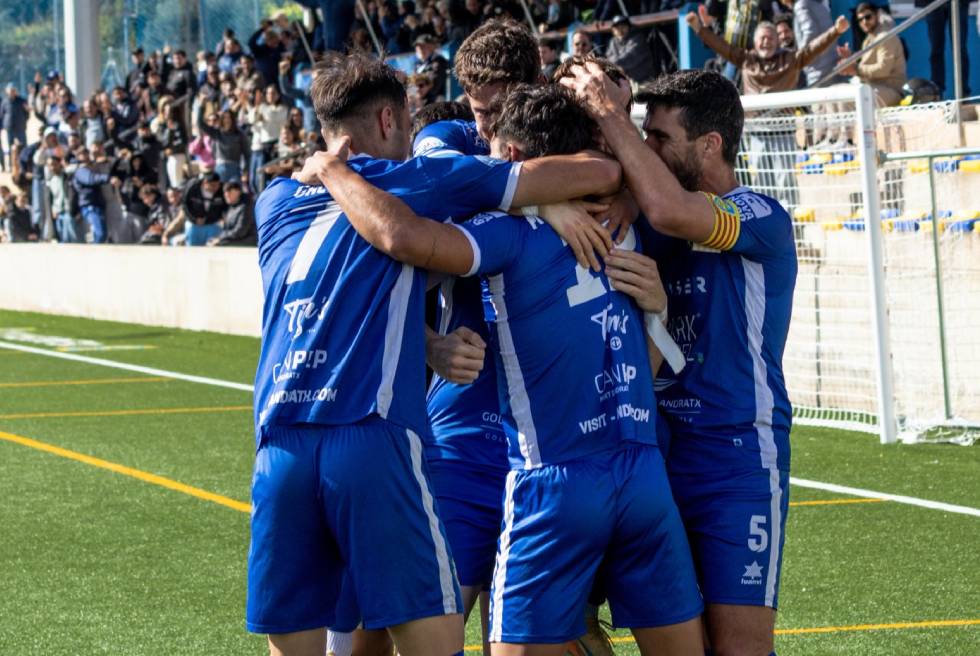 El Torrent CF cau en l’últim sospir a Andratx en el que ja és la crònica d'una mort anunciada