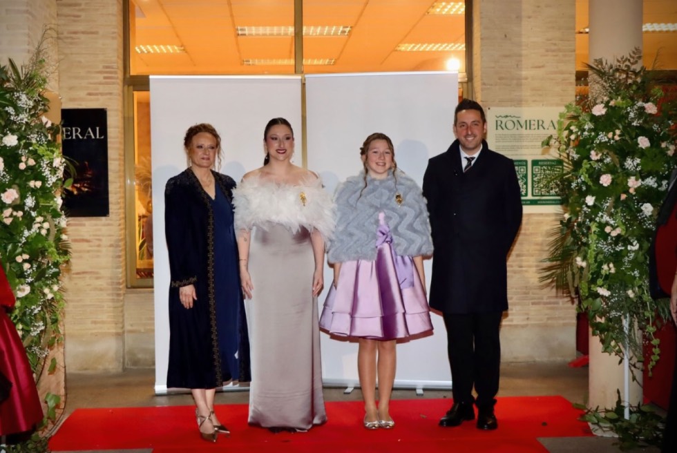 Torrent ret homenatge a la seues Falleres Majors 2026 en el seu sopar de gala