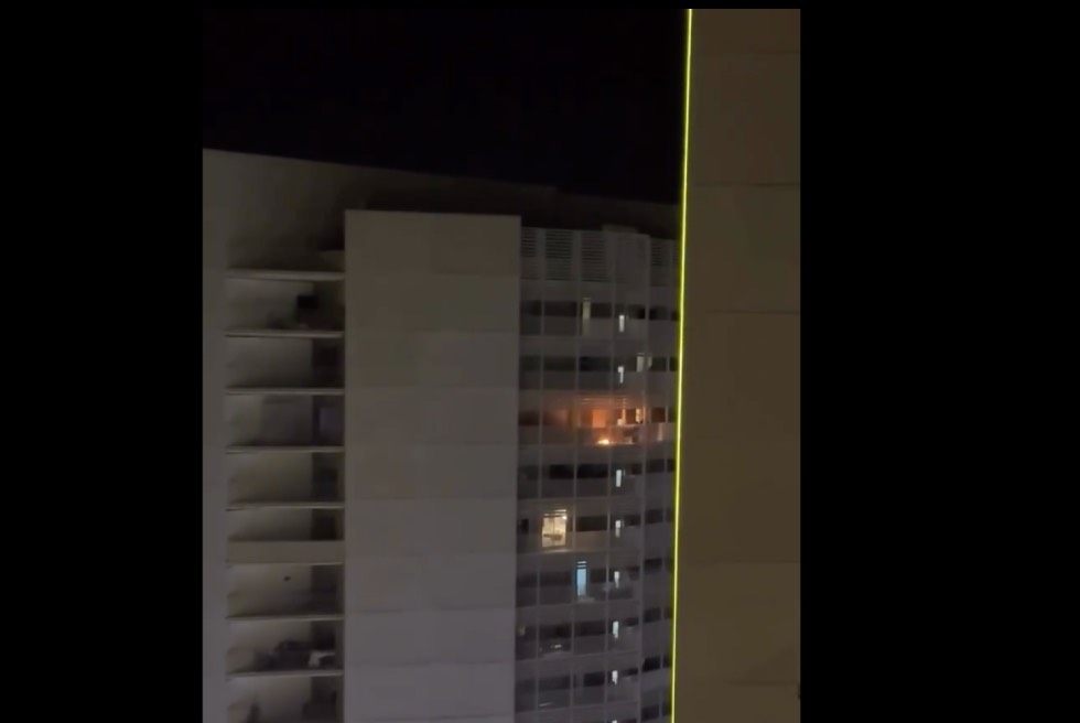 Incendi a una de les torres de Parc Central