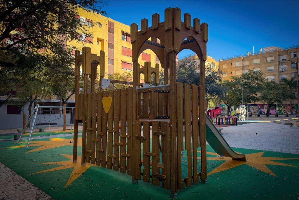 La Plaça Pintor Miró estrena nous jocs infantils