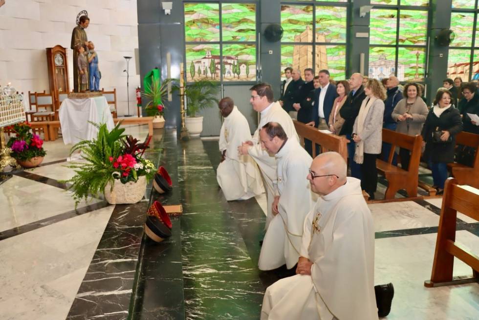 La parròquia de Sant Joan Bosco celebra la seua festa al Vedat amb un acte simbòlic per al futur temple