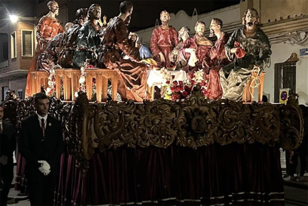 Dilluns Sant de viacrucis i trasllats processionals