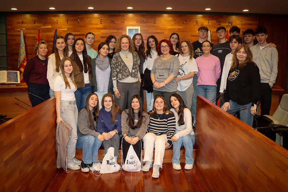 L'Ajuntament rep la visita d'11 estudiants i dos professores de Bratislava