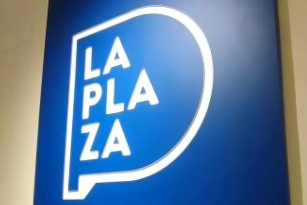 El restaurant La Plaza renova la seua imatge en el seu 27 aniversari