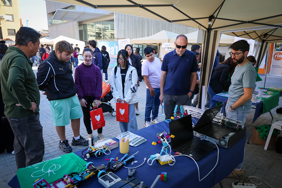 40 entitats particepen en la Fira de la Formació Professional