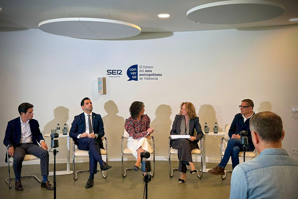 Torrent reivindica un model metropolità “connectat, realista i adaptat a cada municipi”