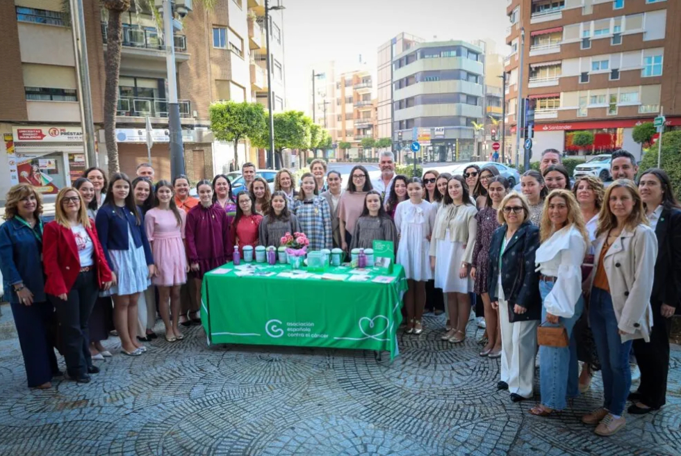 Torrent recapta prop de 10.000 euros en la qüestació anual contra el càncer