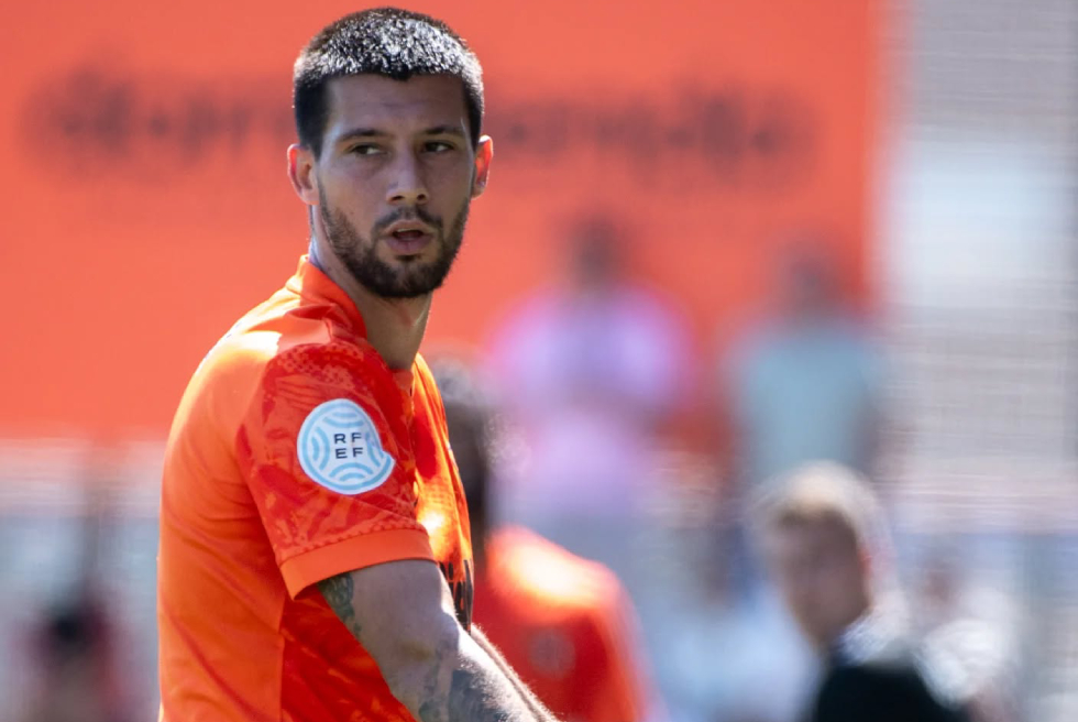 El Torrent CF cau davant el Barbastro en un partit marcat per la remuntada visitant