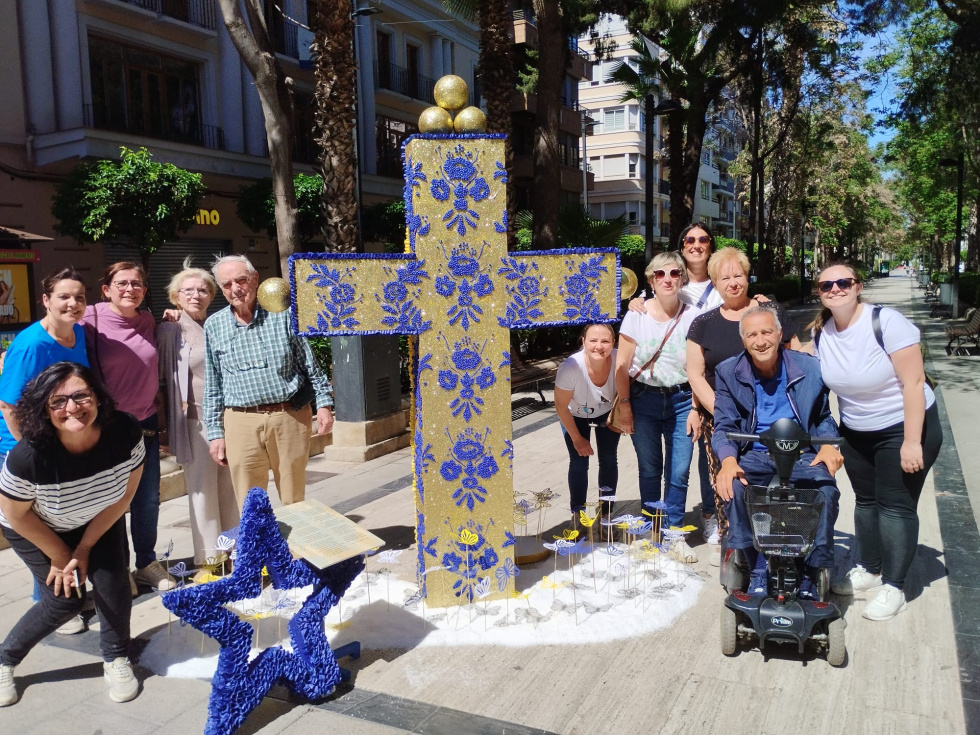 La falla Poble Nou, Avinguda i el Grup Francesco del Col·legi la Puríssima, triomfadors del Concurs de Creus de Maig