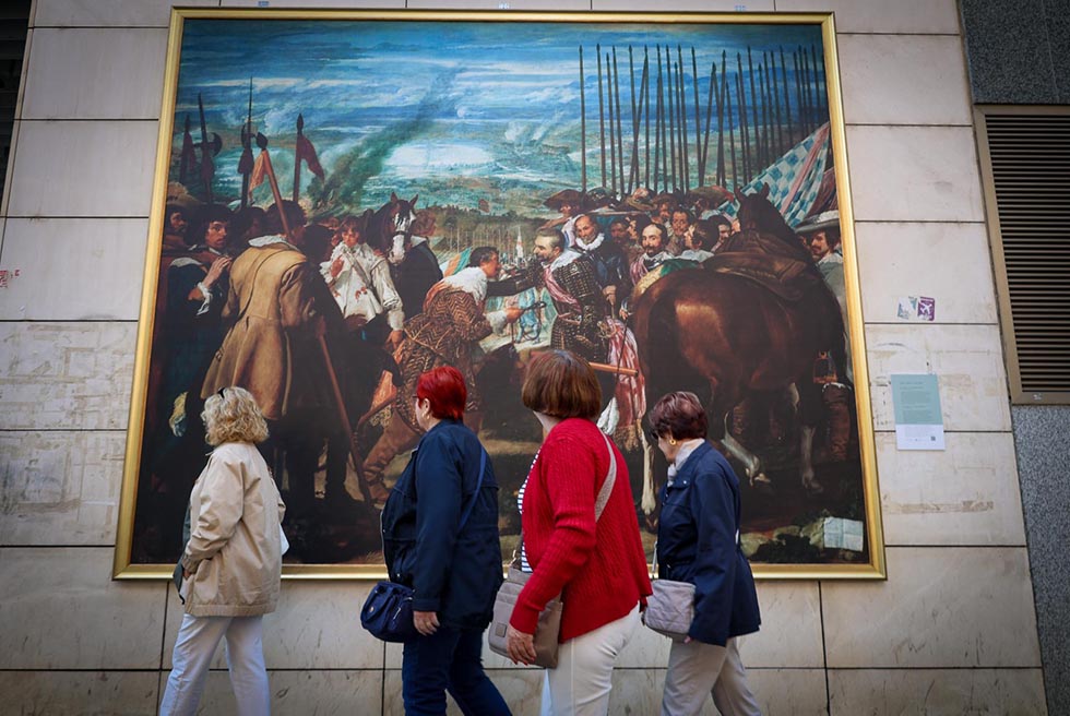 El Museu del Prado ix al carrer amb “En un lloc de…” en els municipis de la Dana