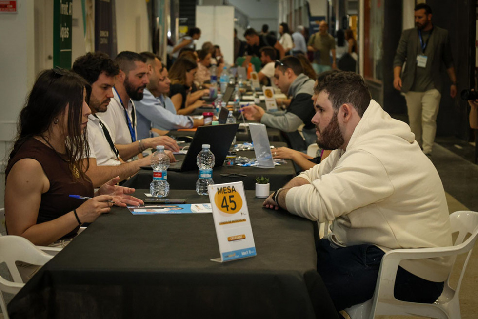 Prop de mil persones inscrites i més de 600 entrevistes concertades en el 