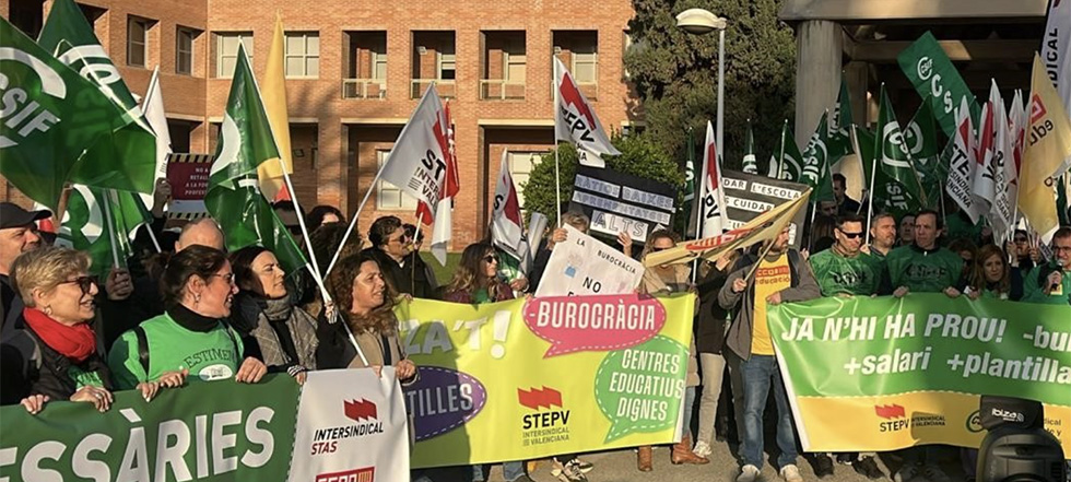 Generalitat proposa que el professorat de segon de batxillerat siga servicis m&iacute;nims