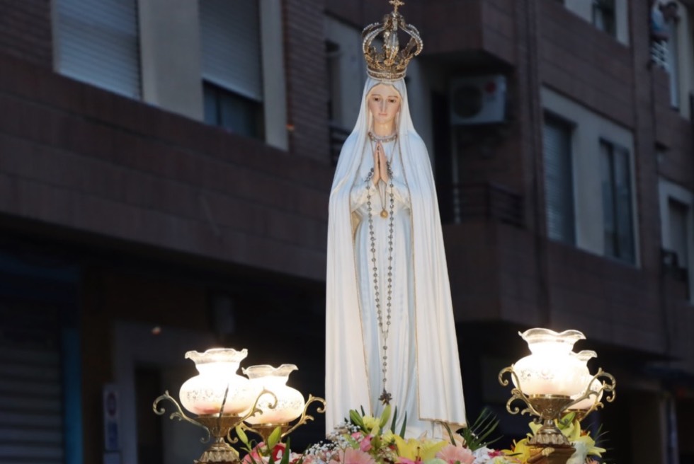 La parròquia de la Sagrada Família de Torrent celebra la Mare de Déu de Fàtima