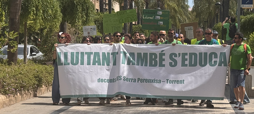 Docents de l'Horta Sud es manifesten en Torrent