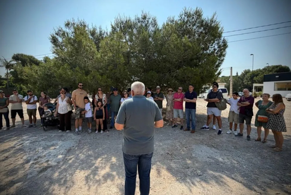 Prop de 200 persones recorren la història d’El Vedat en una nova edició de les Rutes del Temps