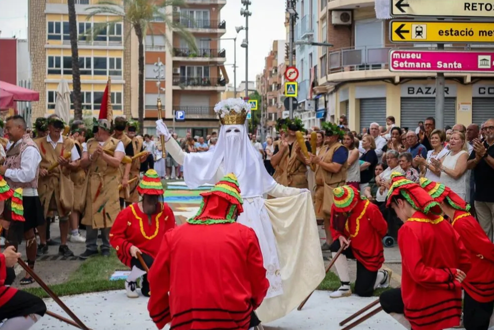 El Corpus de Torrent commemora els 40 anys de la Cavalcada amb una exposició a l’Antic Mercat