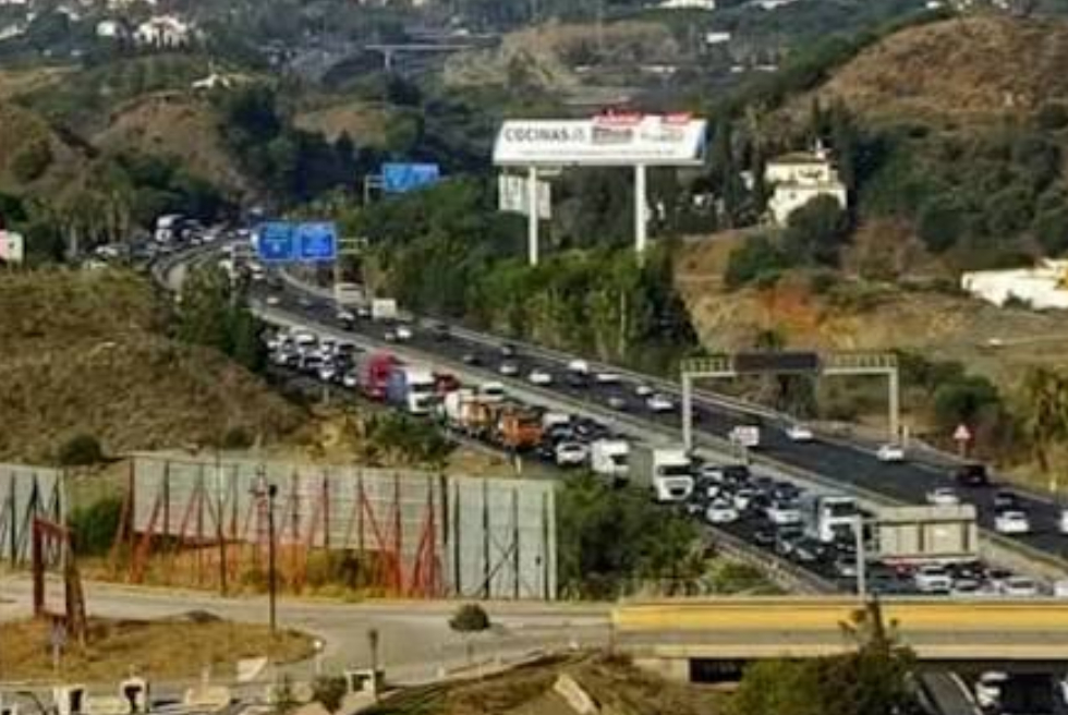 Accident a l’A-7 a l’altura de Torrent provoca més de quatre quilòmetres de retencions en direcció a Barcelona