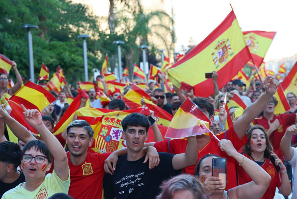 Torrent vibra amb la victòria de la selecció espanyola que guanya la seua quarta Eurocopa