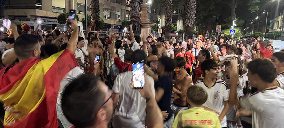 Torrent celebra el pas a la final en la Font de les granotes