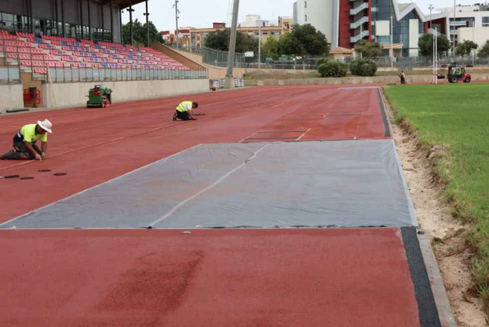 Parc Central inicia la fase de preparació del paviment en la meua renovació de la pista d'atletisme