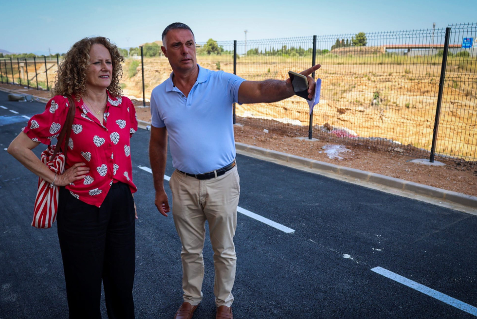 Torrent recupera el carrer Barranc de l’Horteta després de la DANA amb una nova escullera de contenció