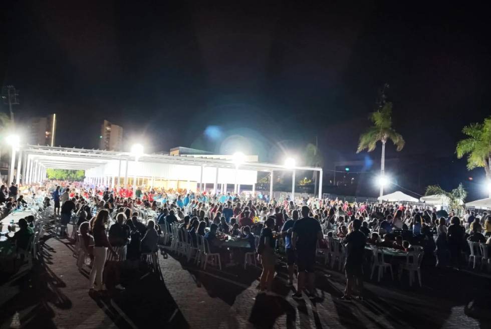 Torrent celebra el Mig Any Faller amb animació, sopar de germanor i música en directe