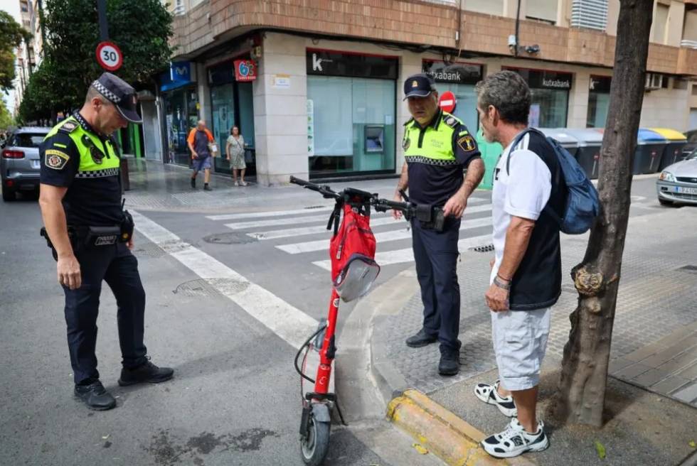 Torrent reforça el control dels patinets elèctrics després del greu atropellament al centre
