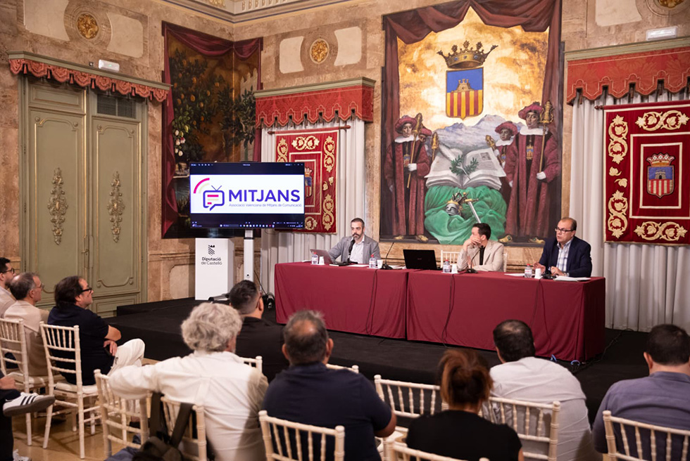 AMDComVal es transforma en MITJANS, l’associació dels mitjans valencians