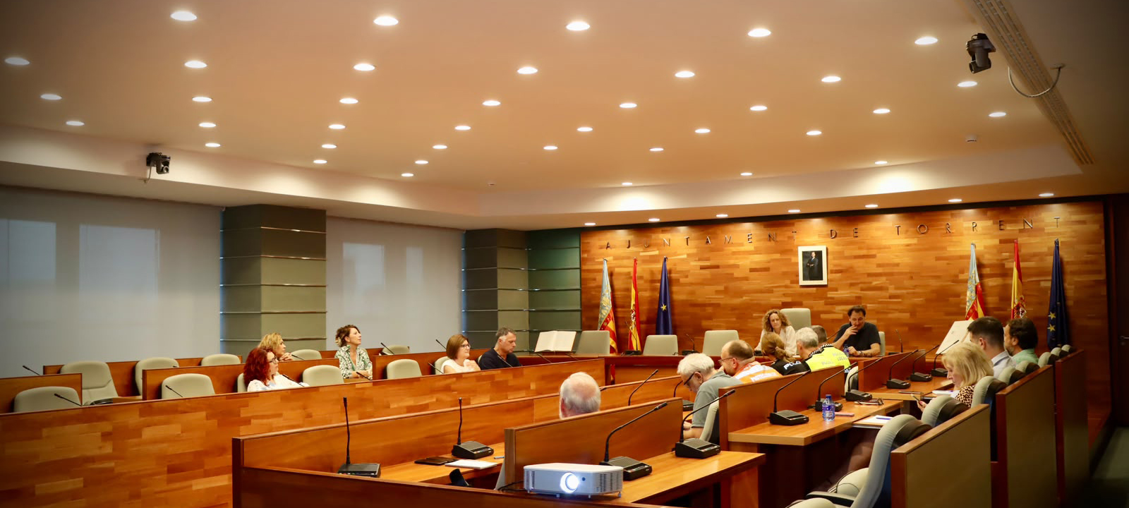 Torrent susp&eacute;n les classes per l&rsquo;alerta taronja