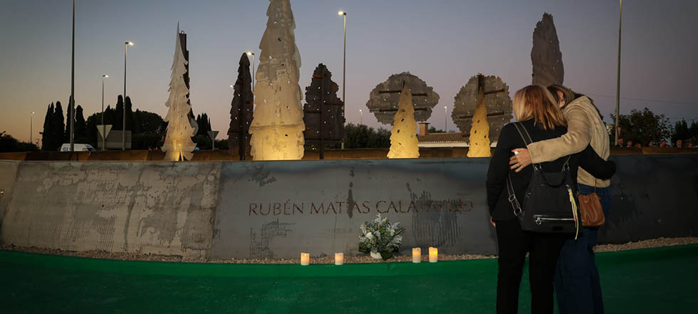 Torrent recorda a les víctimes de la DANA amb un emotiu acte