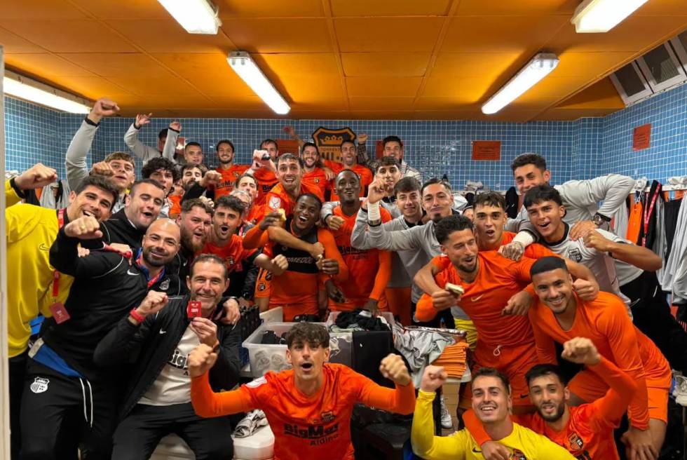 El Torrent CF fa història eliminant el Torremolinos i passa a 32ns de la Copa del Rei