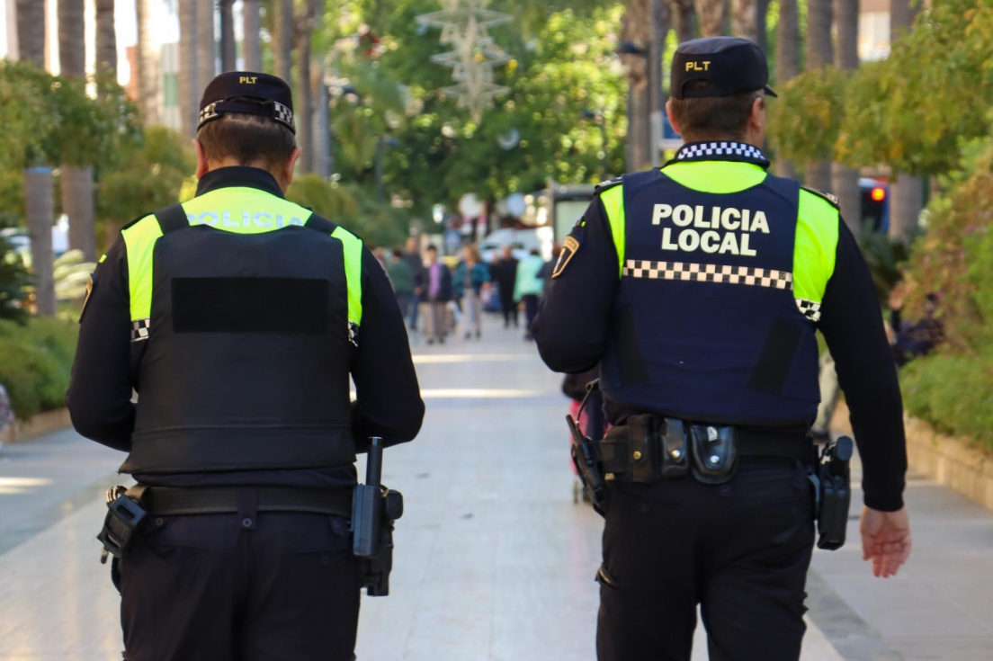 La Policia Local salva un nadó de morir ofegat