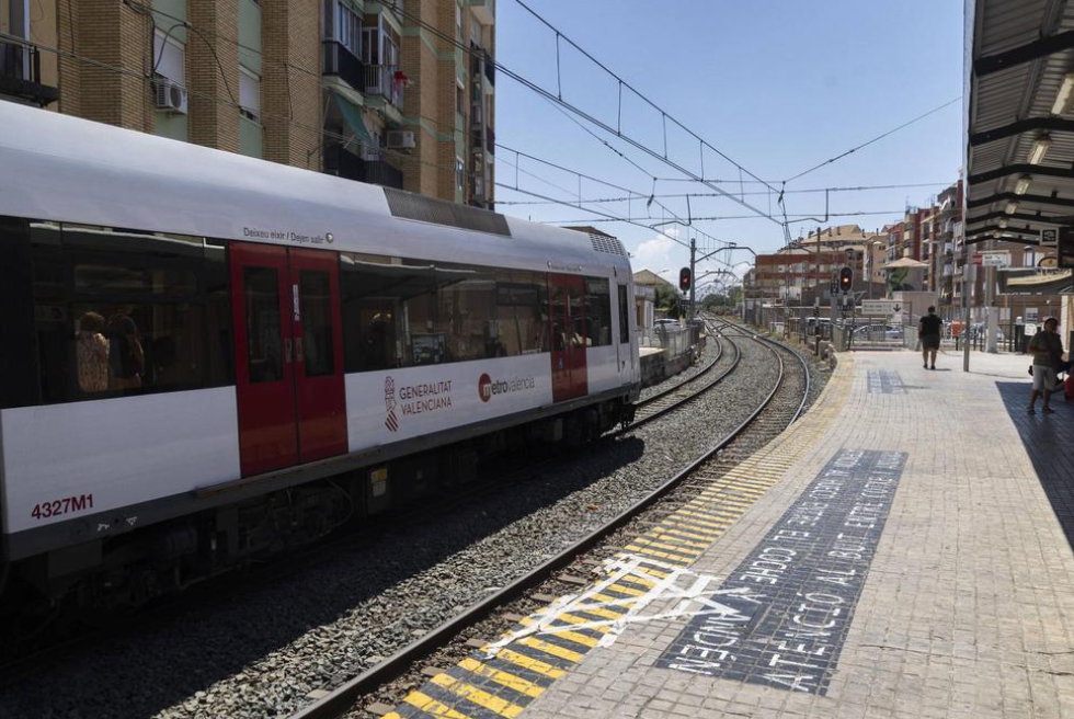 Metrovalencia redueix el seu servei a partir de les 18 hores per l'alerta roja de pluja