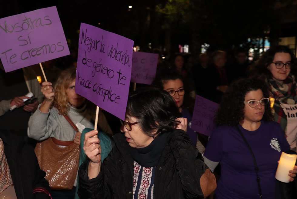 Torrent tanca la setmana en contra de la violència de gènere amb una marxa per la ciutat