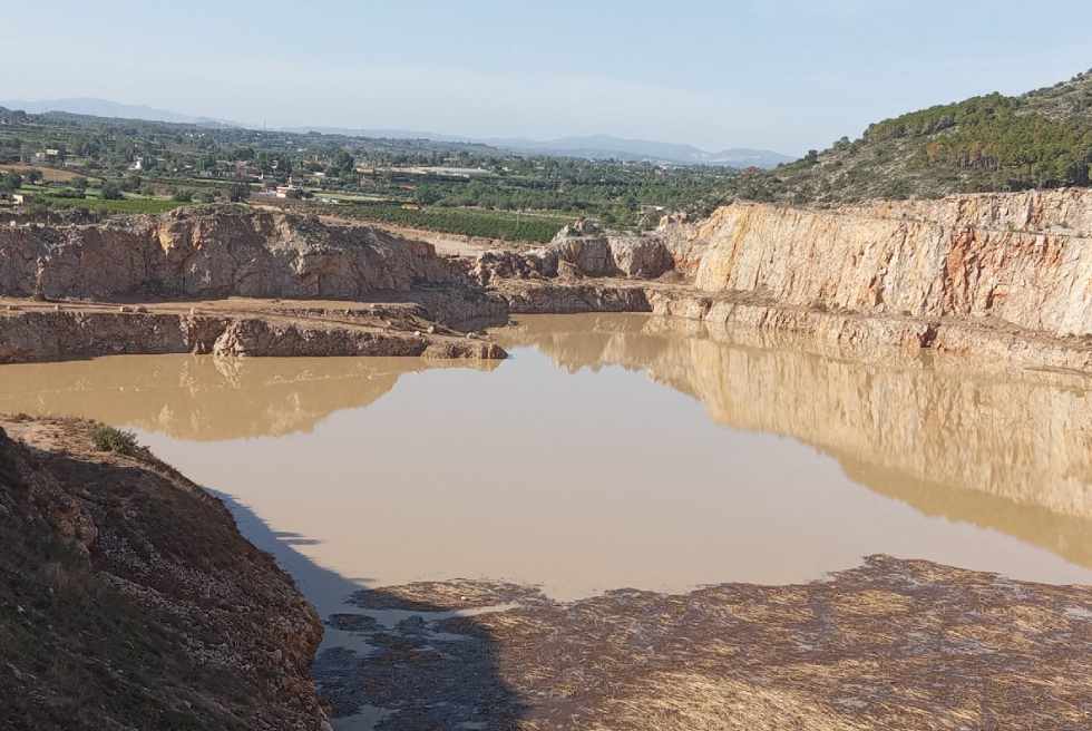 La Pedrera de Torrent es va plenar del corrent reduint el seu impacte la barrancà