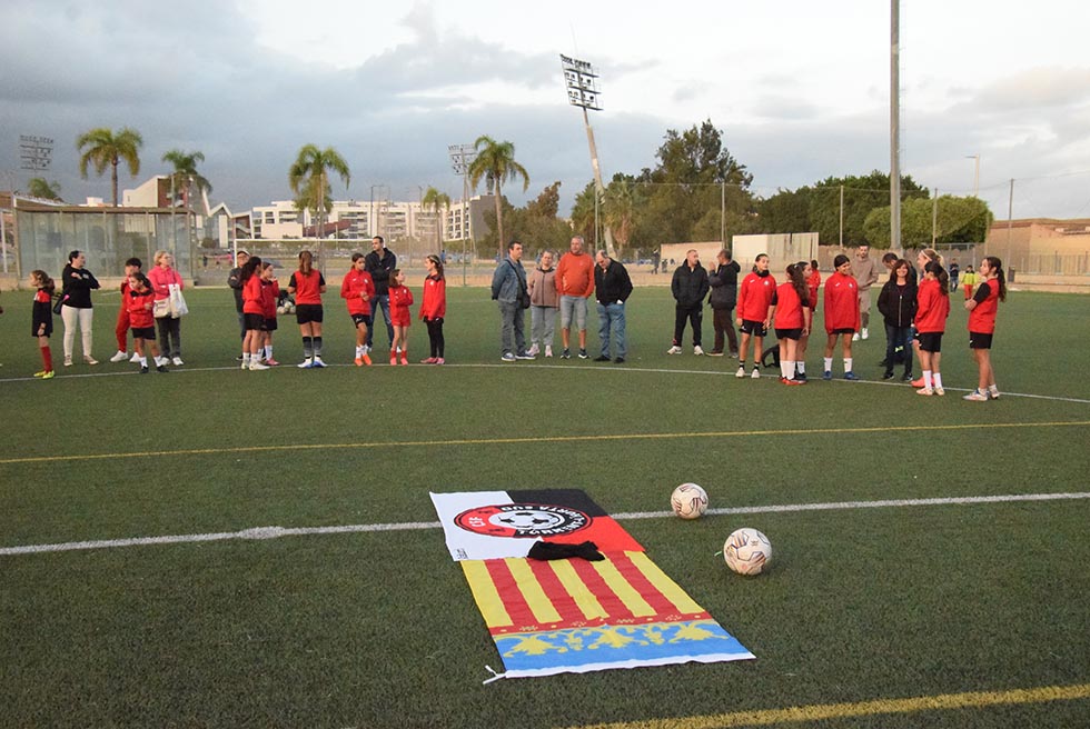 El CFF ret homenatge a les víctimes de la DANA després de tornar als entrenaments