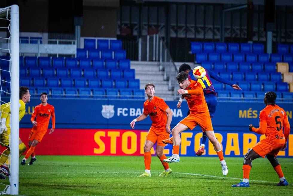 El Torrent CF cau golejat al Johan Cruyff (4-1) i sentència a Xavi Giménez