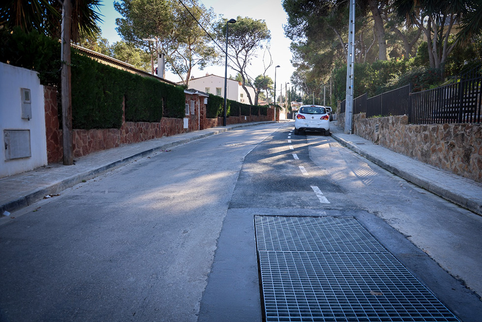 Finalitza la instal·lació d'un nou col·lector en el Vedat