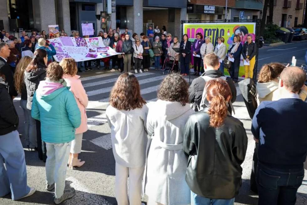 Torrent reivindica el 25N amb un emotiu acte en record de les víctimes de violència masclista