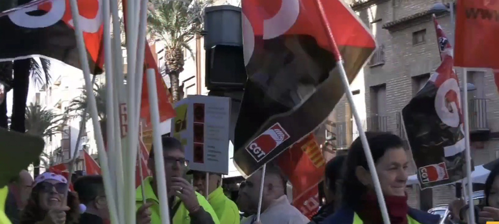 Els treballadors de la neteja amenacen amb una vaga 