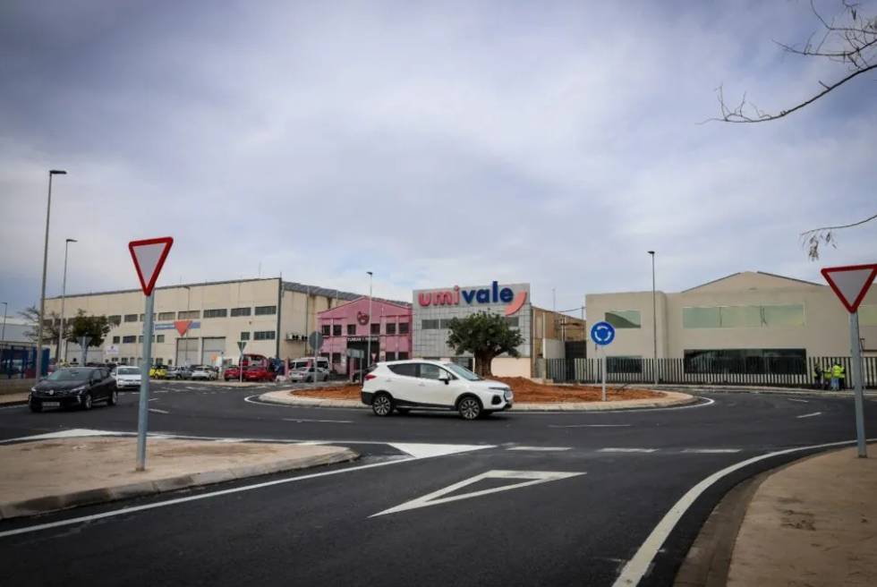 Obri al trànsit la nova rotonda del polígon Mas del Jutge